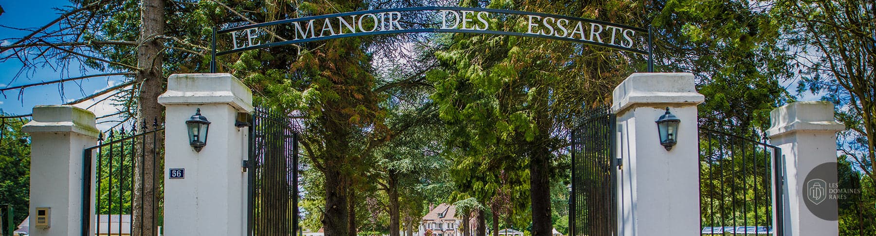 Vue extérieure du manoir Manoir des Essarts à Houdancourt en Hauts-de-France