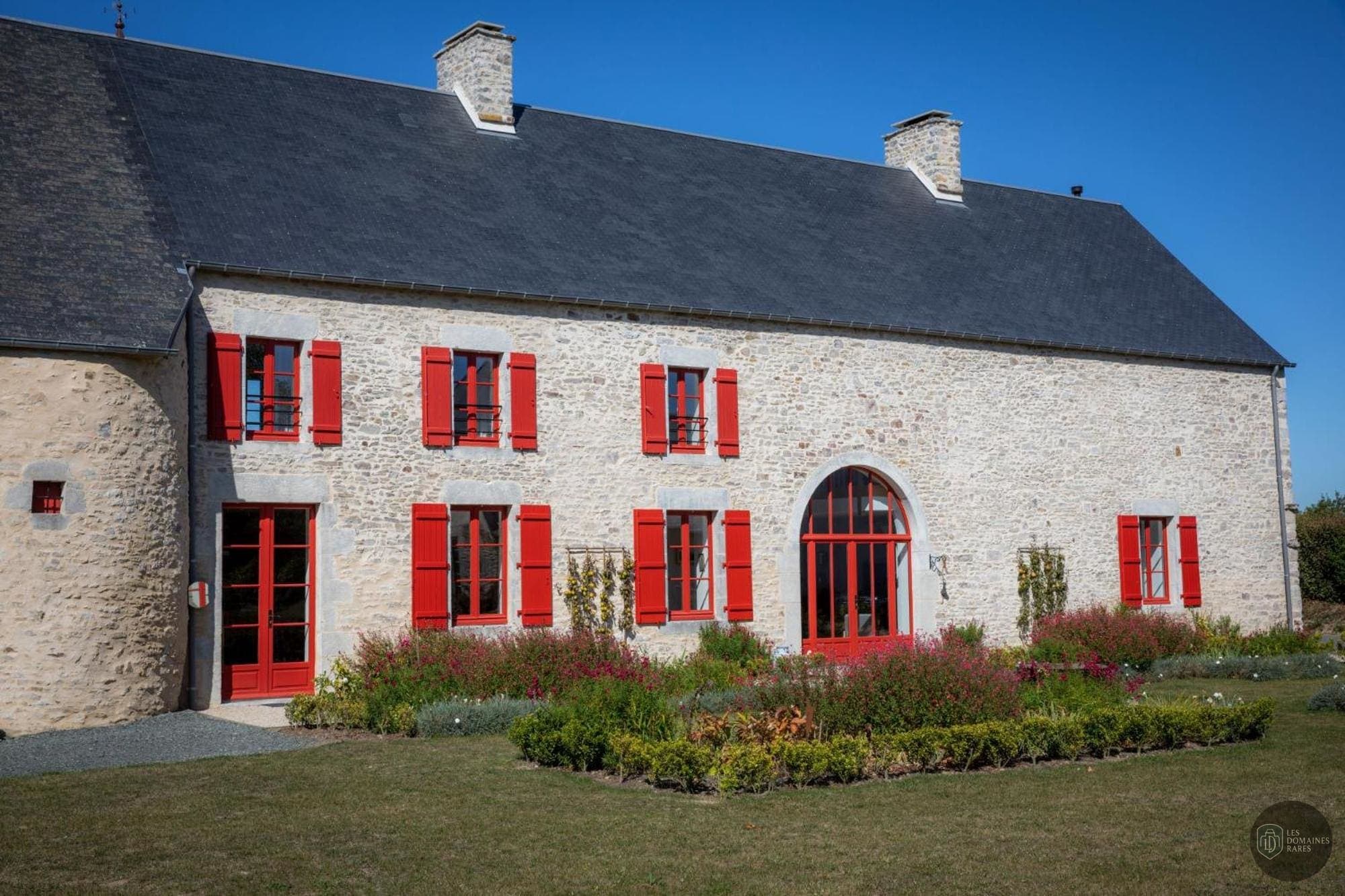Vue extérieure du manoir Manoir des Loges en Pays de la Loire