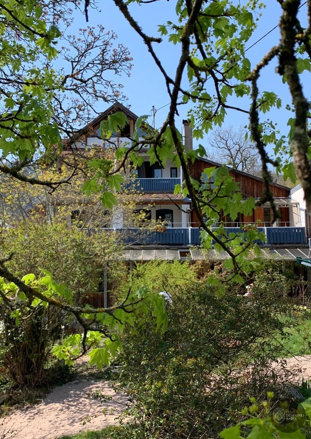 Manoir des Sens — Extérieur