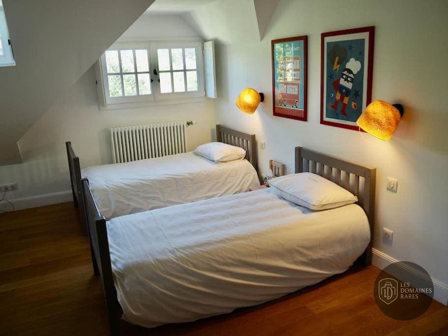 Chambre du manoir Manoir du Soleil d'Or à Nassandres en Normandie