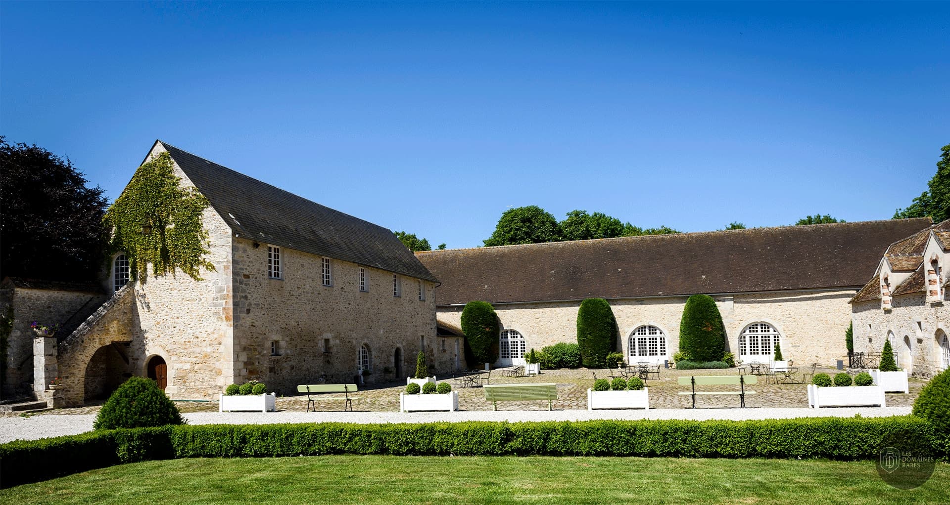 Vue extérieure du manoir Manoir du Tronchet en Île-de-France