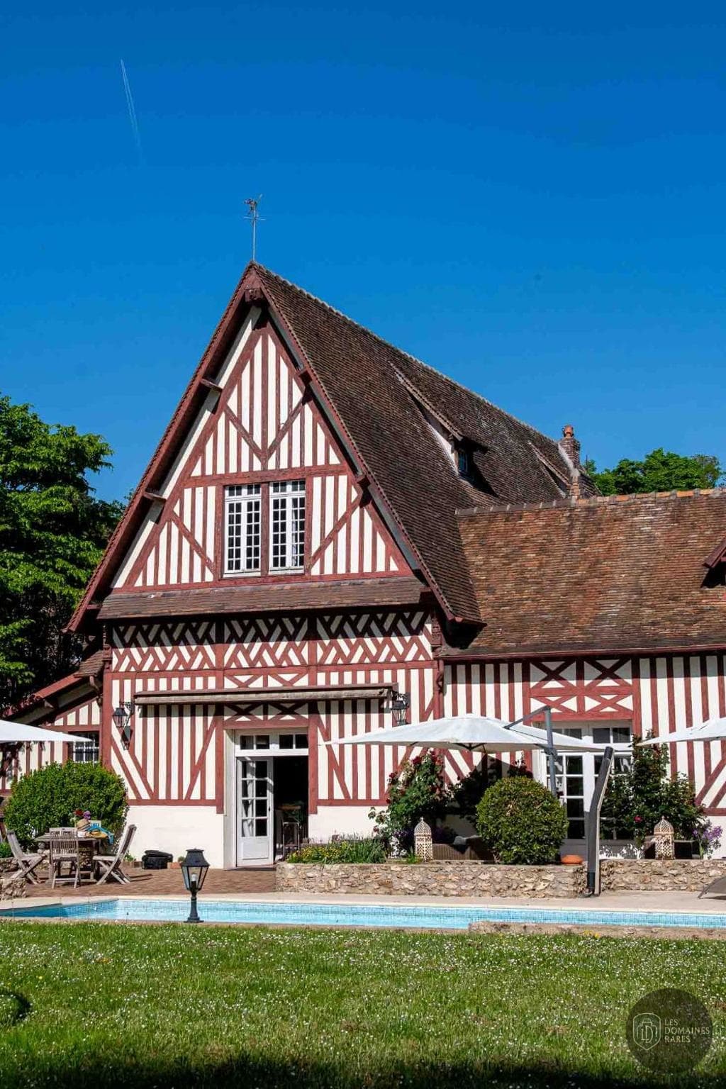 Vue extérieure de l'hôtel Marquise Barbot en Île-de-France