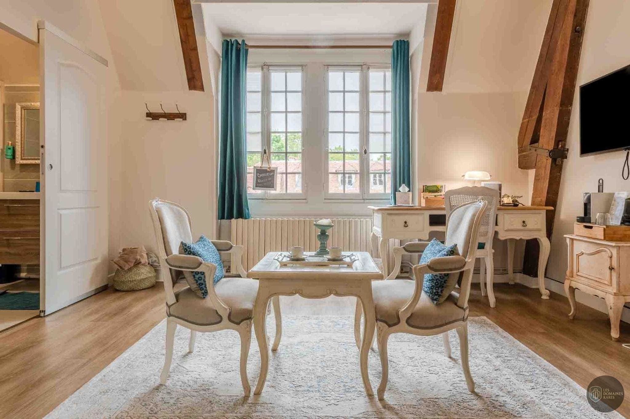 Vue extérieure de l'hôtel Marquise Barbot en Île-de-France