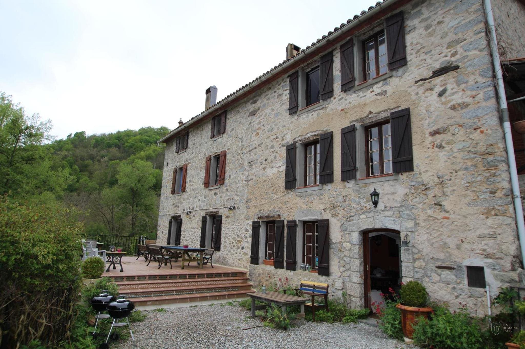 Vue extérieure du gîte Mas Manyaques en Occitanie