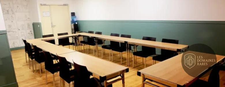 Salle de réunion tables en U