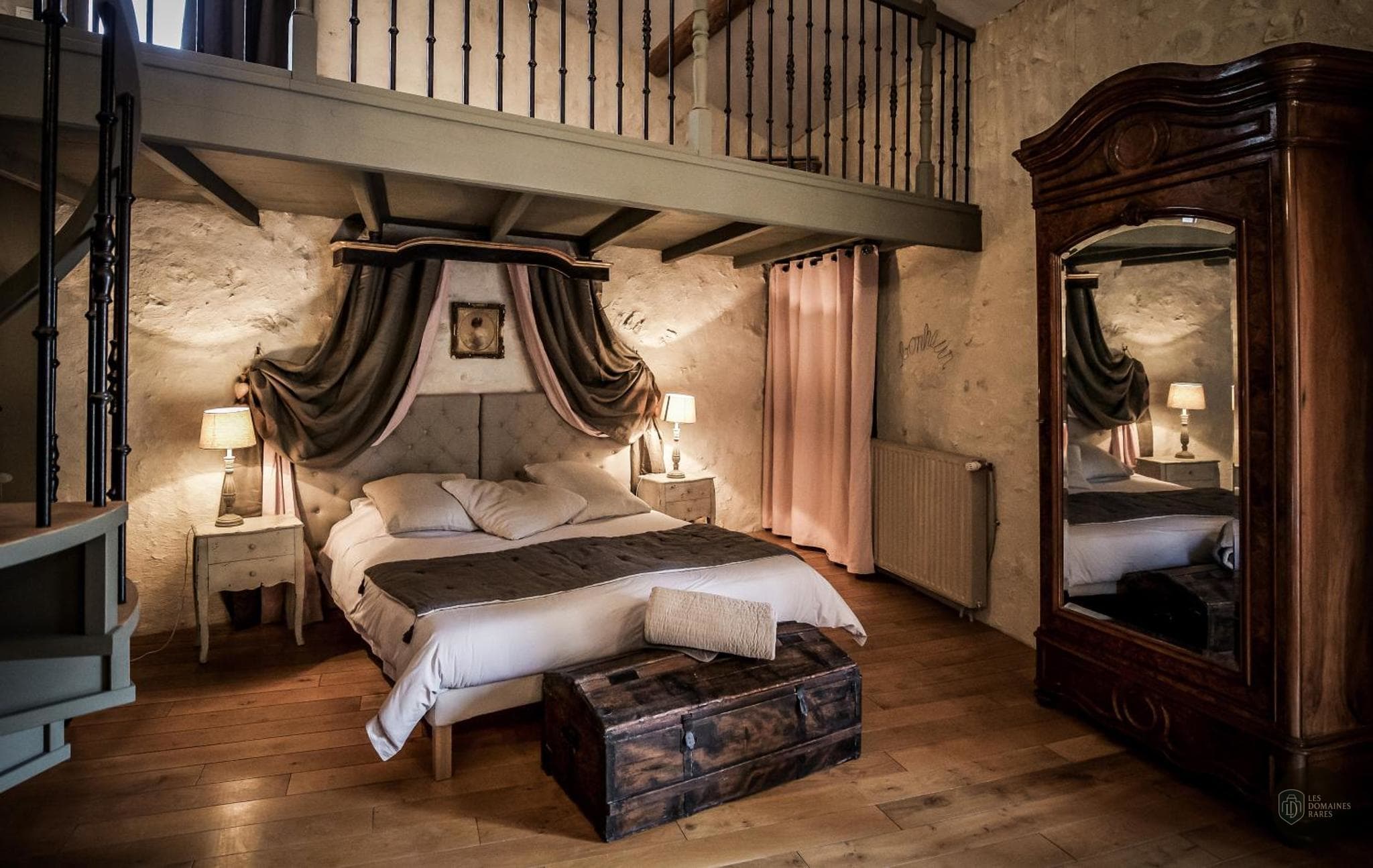 Chambre de la ferme Mas d'Arvieux à Tarascon en Provence-Alpes-Côte d'Azur - séminaire tarascon, france