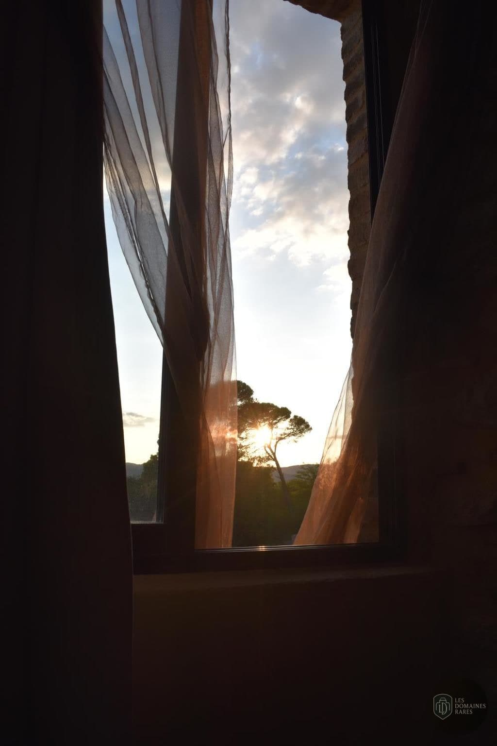 Vue extérieure de la ferme Mas d'Asvin en Occitanie