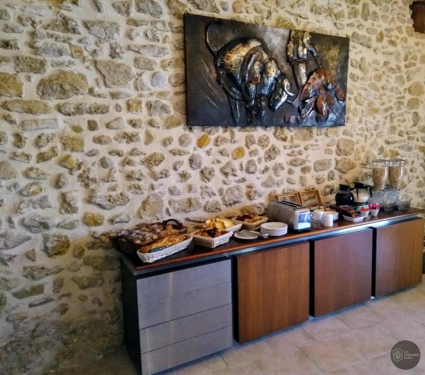 Vue extérieure de la ferme Mas d'Asvin en Occitanie