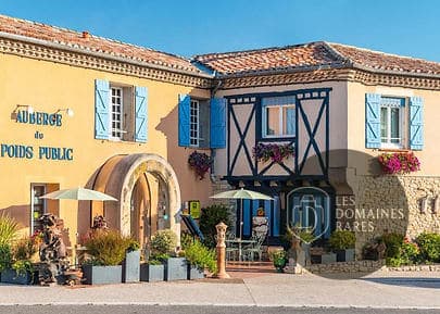 Façade de l'auberge du Poids Public