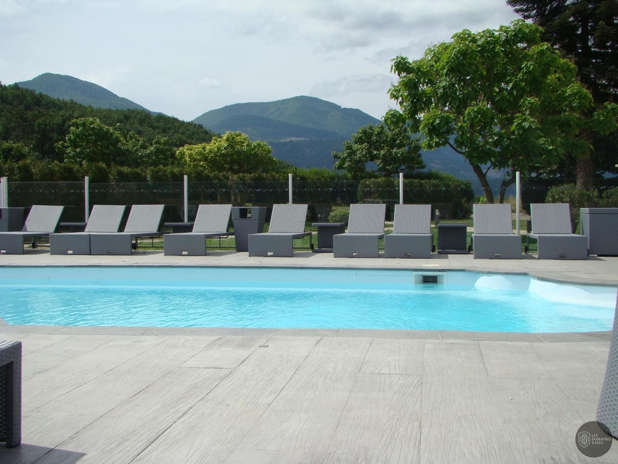 Vue extérieure de l'hôtel Mas d'Estello à Tallard en Provence-Alpes-Côte d'Azur