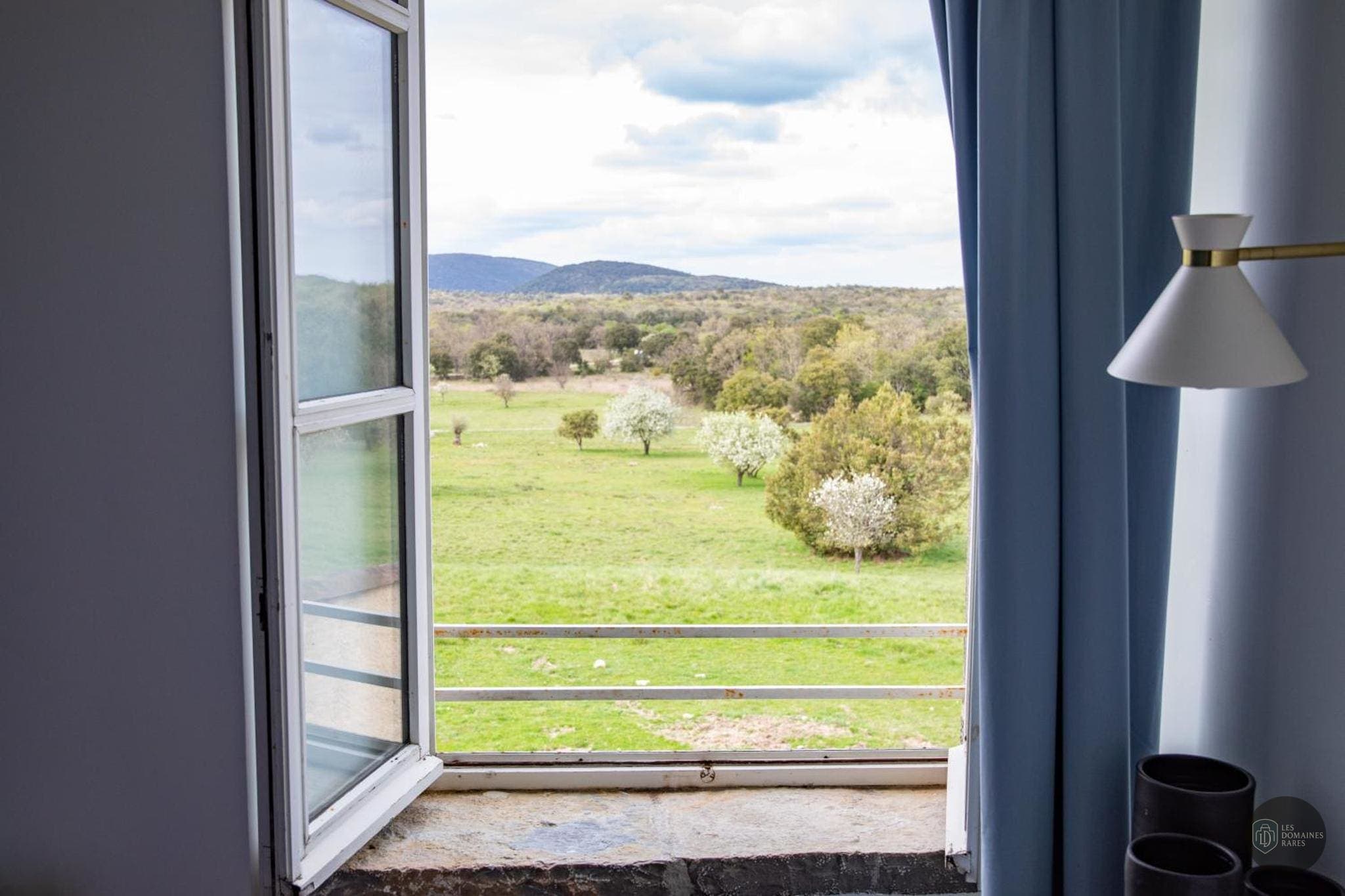 Vue extérieure du domaine Mas de Baumes en Occitanie