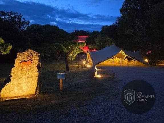 Extérieur du Mas de Coulet de nuit