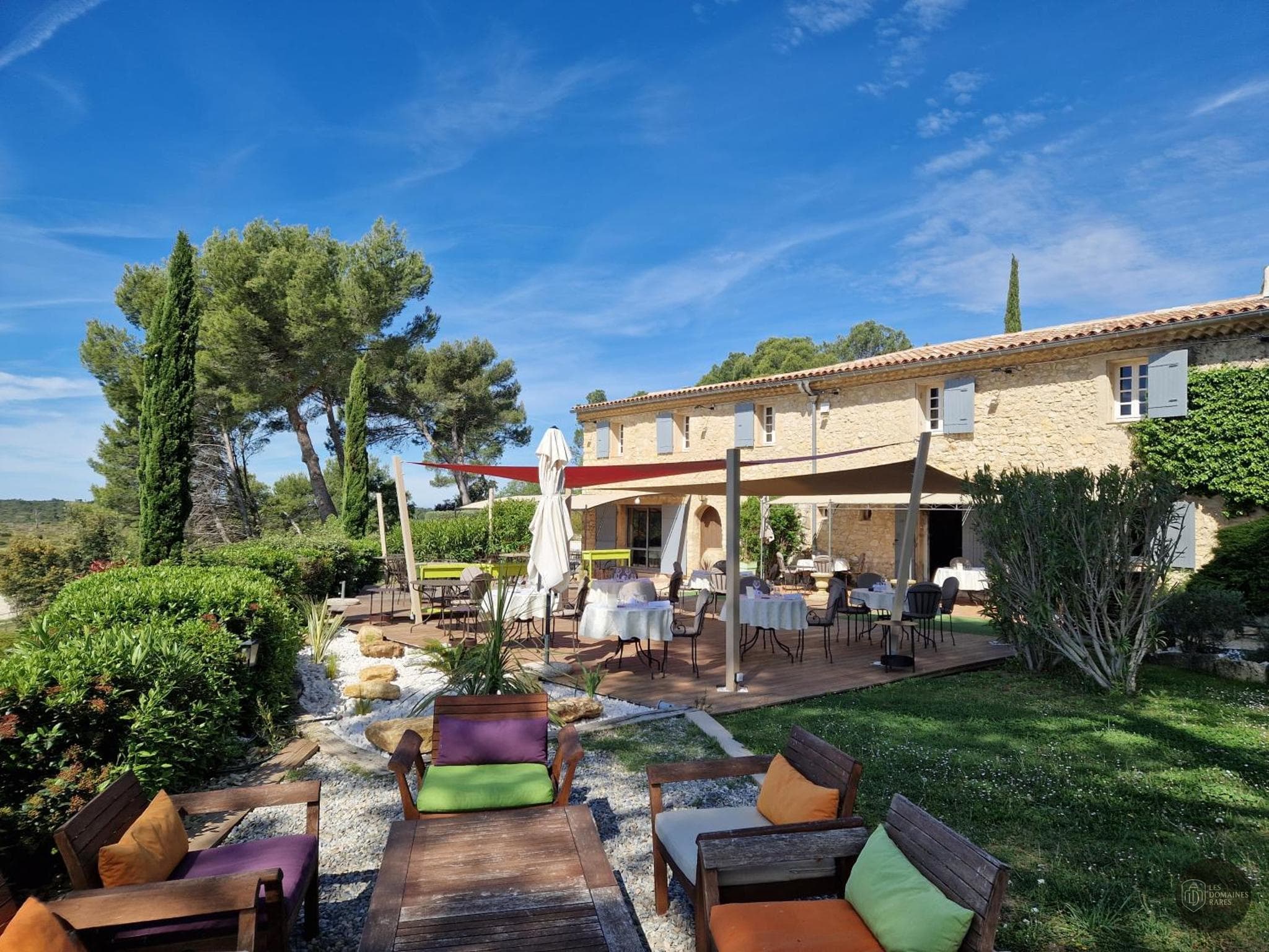 Vue extérieure de l'hôtel Mas de Fauchon en Provence-Alpes-Côte d'Azur