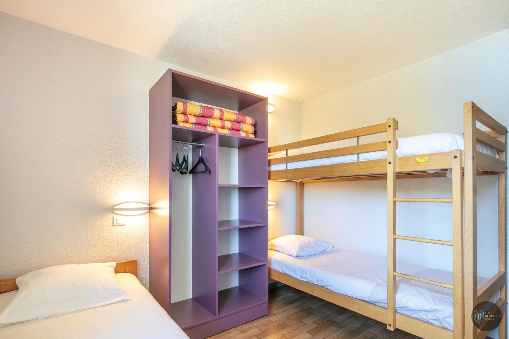 Chambre du domaine Mas de Laux à Magalas en Occitanie - séminaire magalas