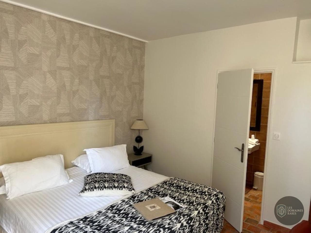 Chambre de l'hôtel Mas des Carassins en Provence-Alpes-Côte d'Azur - séminaire bouches-du-rhône