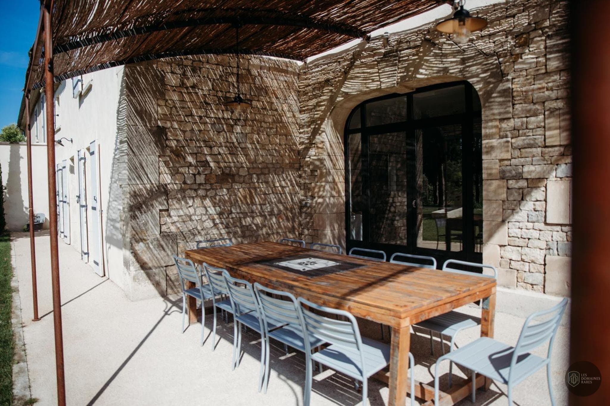 Vue extérieure du domaine Mas des Ecoliers à Châteaurenard en Provence-Alpes-Côte d'Azur