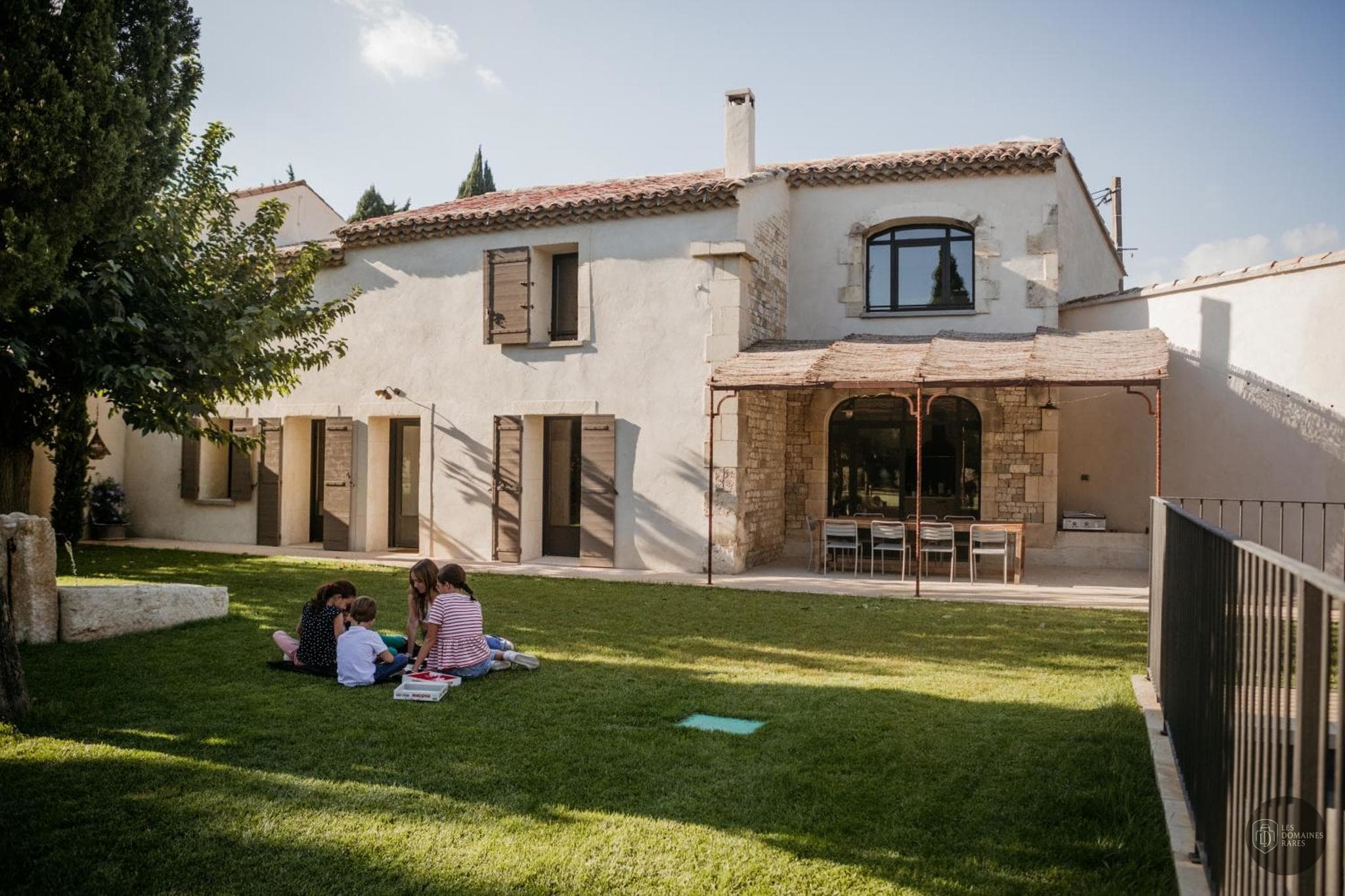 Vue extérieure du domaine Mas des Ecoliers à Châteaurenard en Provence-Alpes-Côte d'Azur