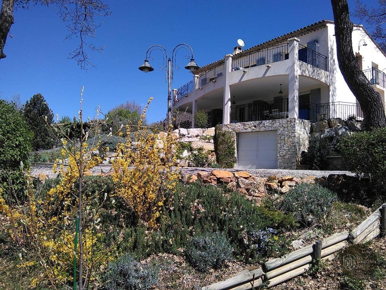 Vue extérieure du domaine Mas des Grives à Marseille en Provence-Alpes-Côte d'Azur