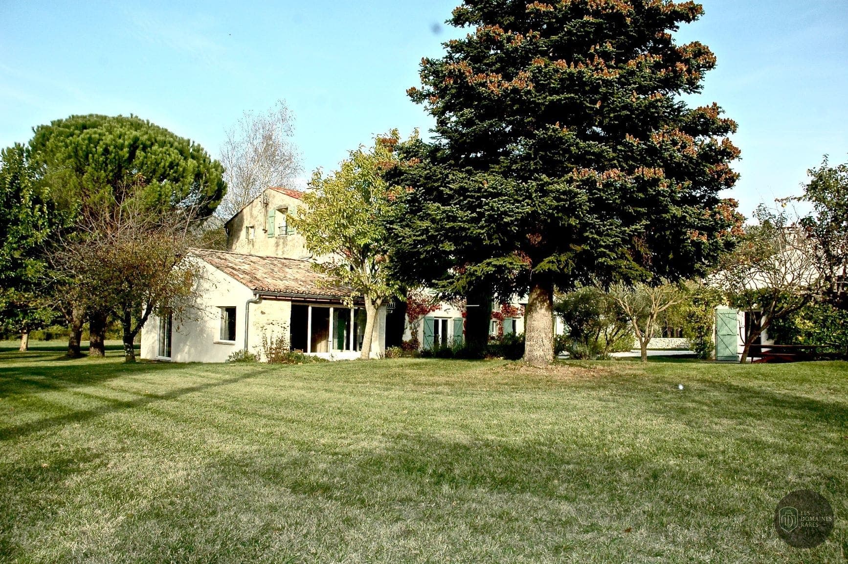 Jardin et bâtiment du Mas