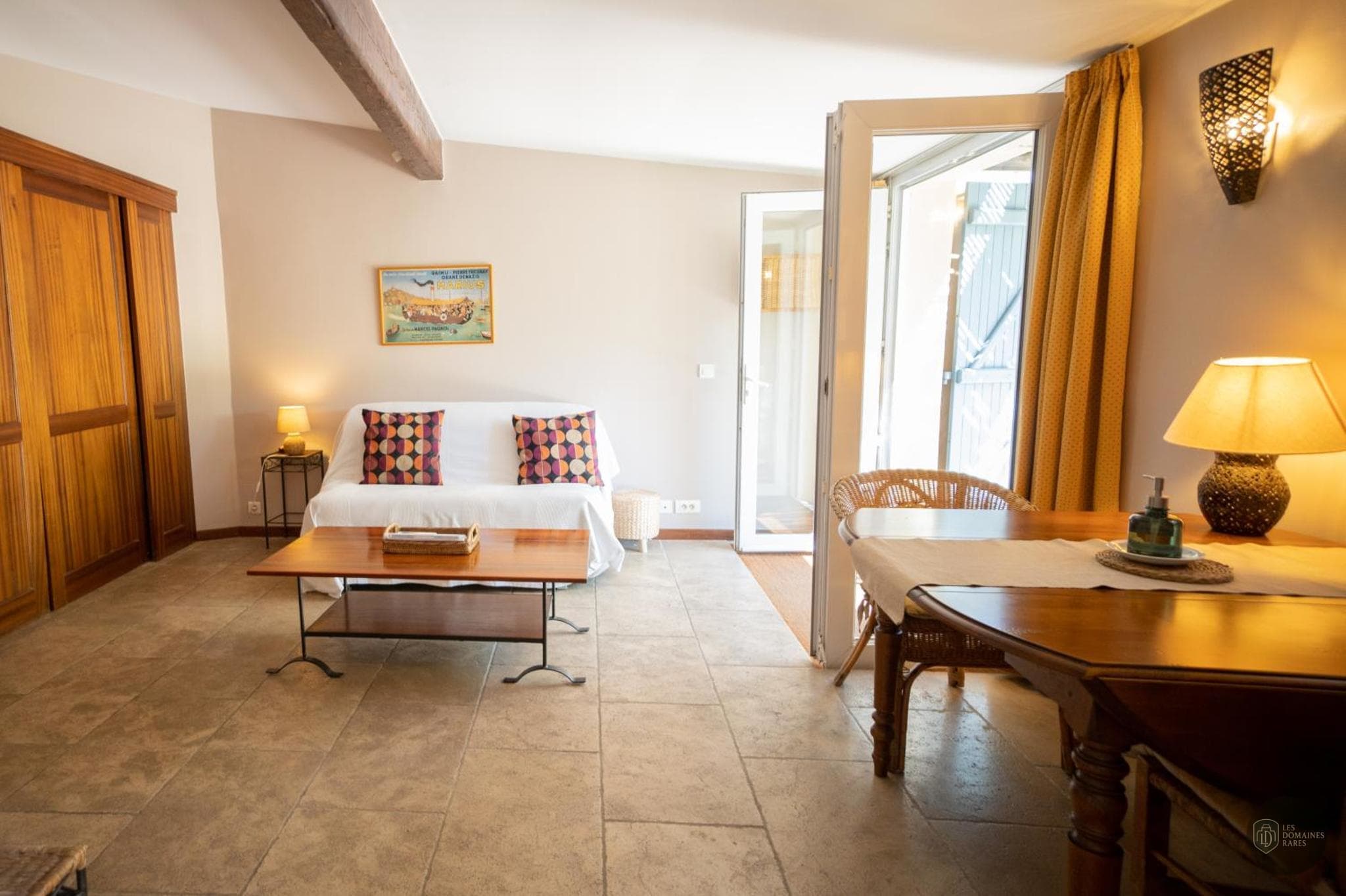 Espace intérieur du domaine Mas du Cheval en Occitanie