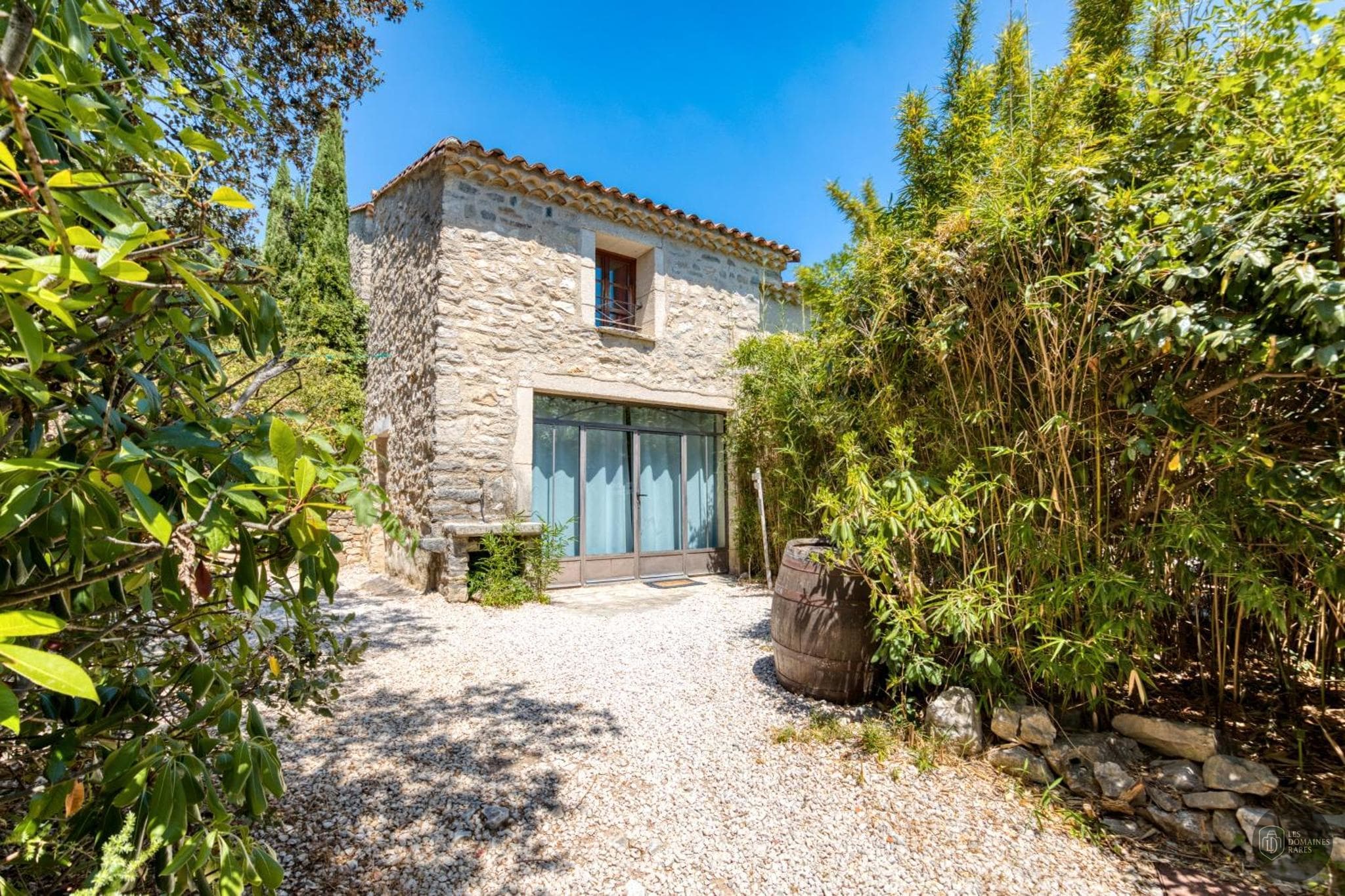 Vue extérieure de la ferme Mas du Grand Bosc en Occitanie