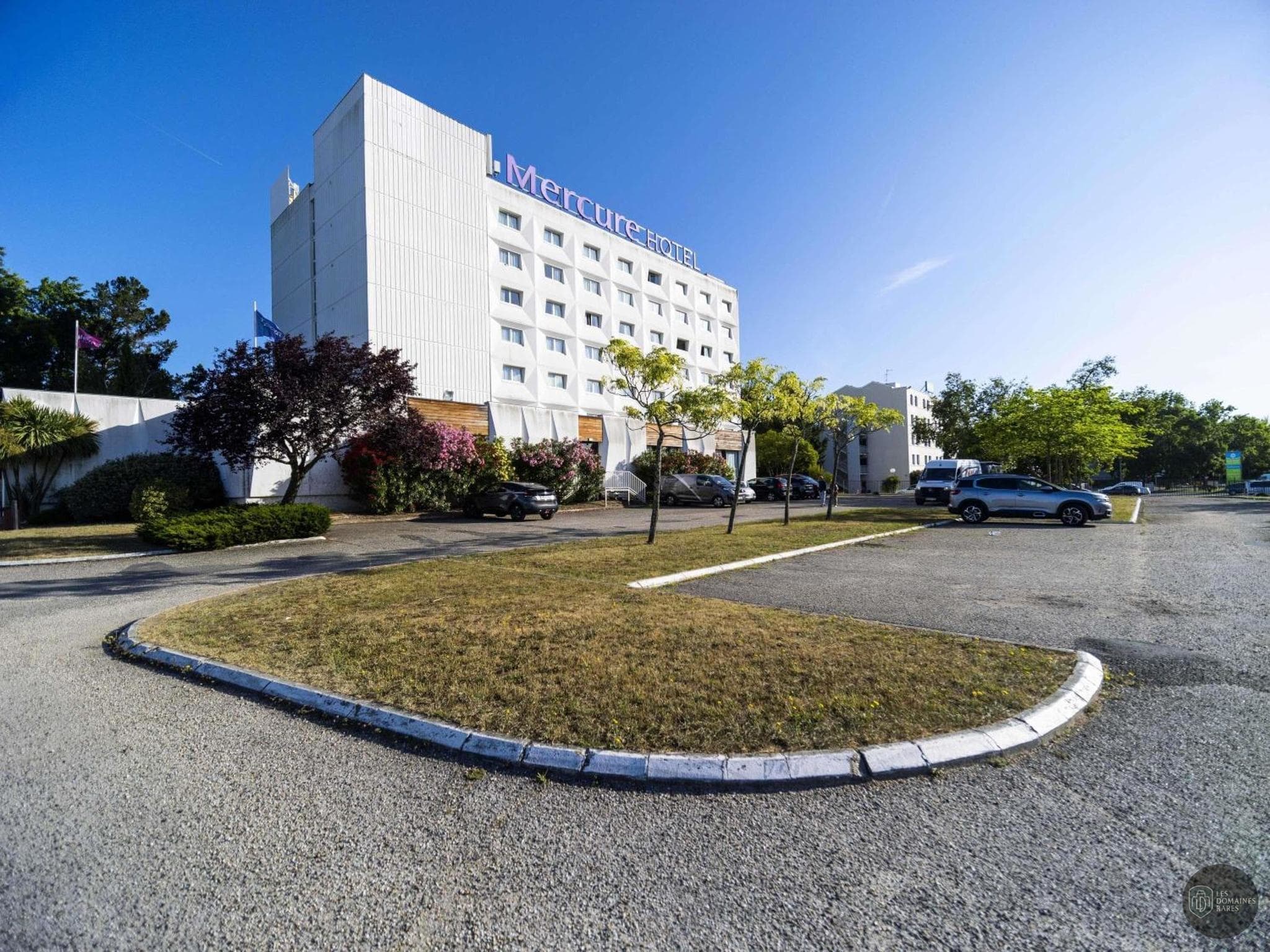 Vue extérieure de l'hôtel Mercure Bordeaux Lac à Bordeaux en Nouvelle-Aquitaine
