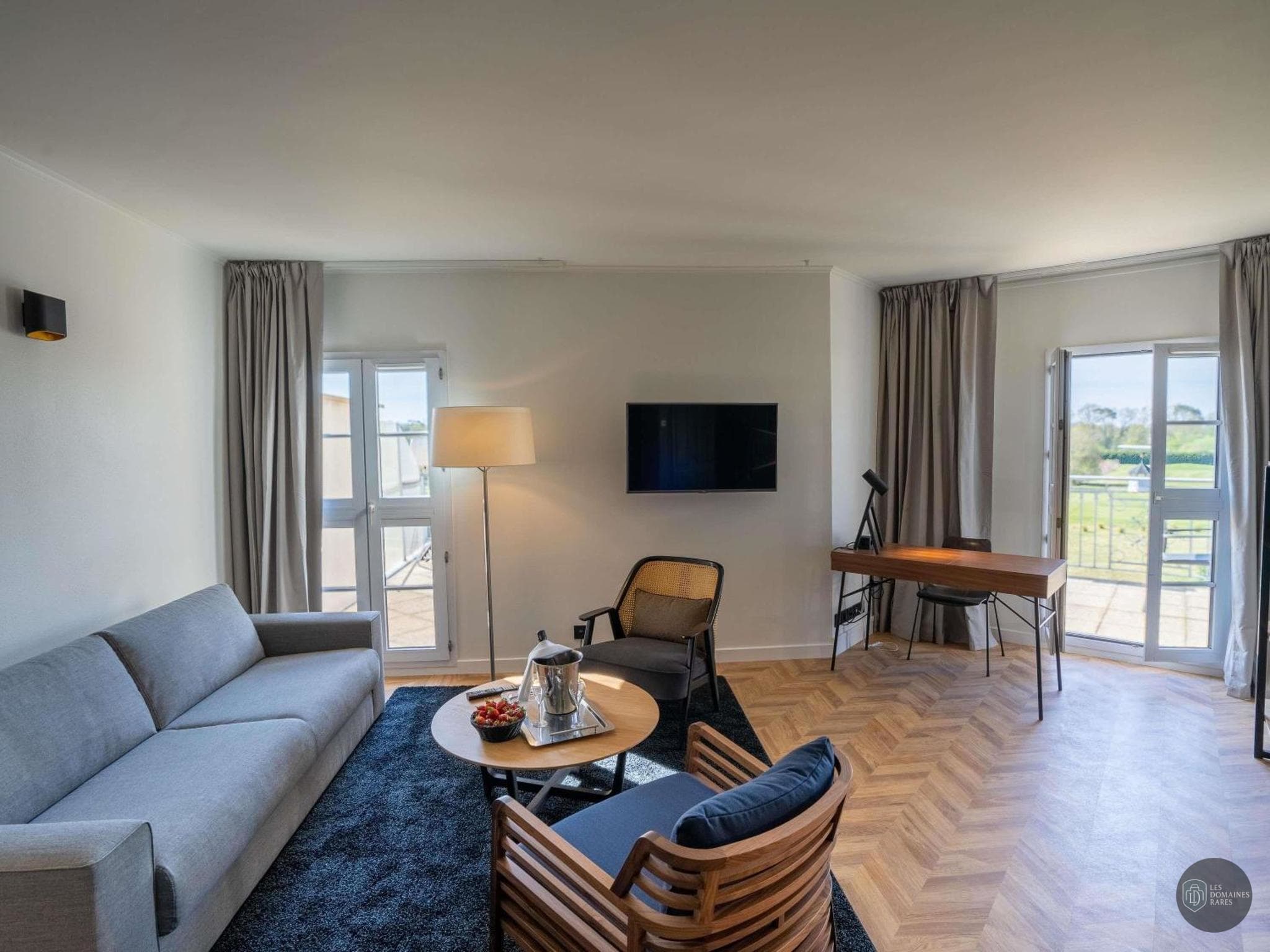 Espace intérieur de l'hôtel Mercure Chantilly en Hauts-de-France