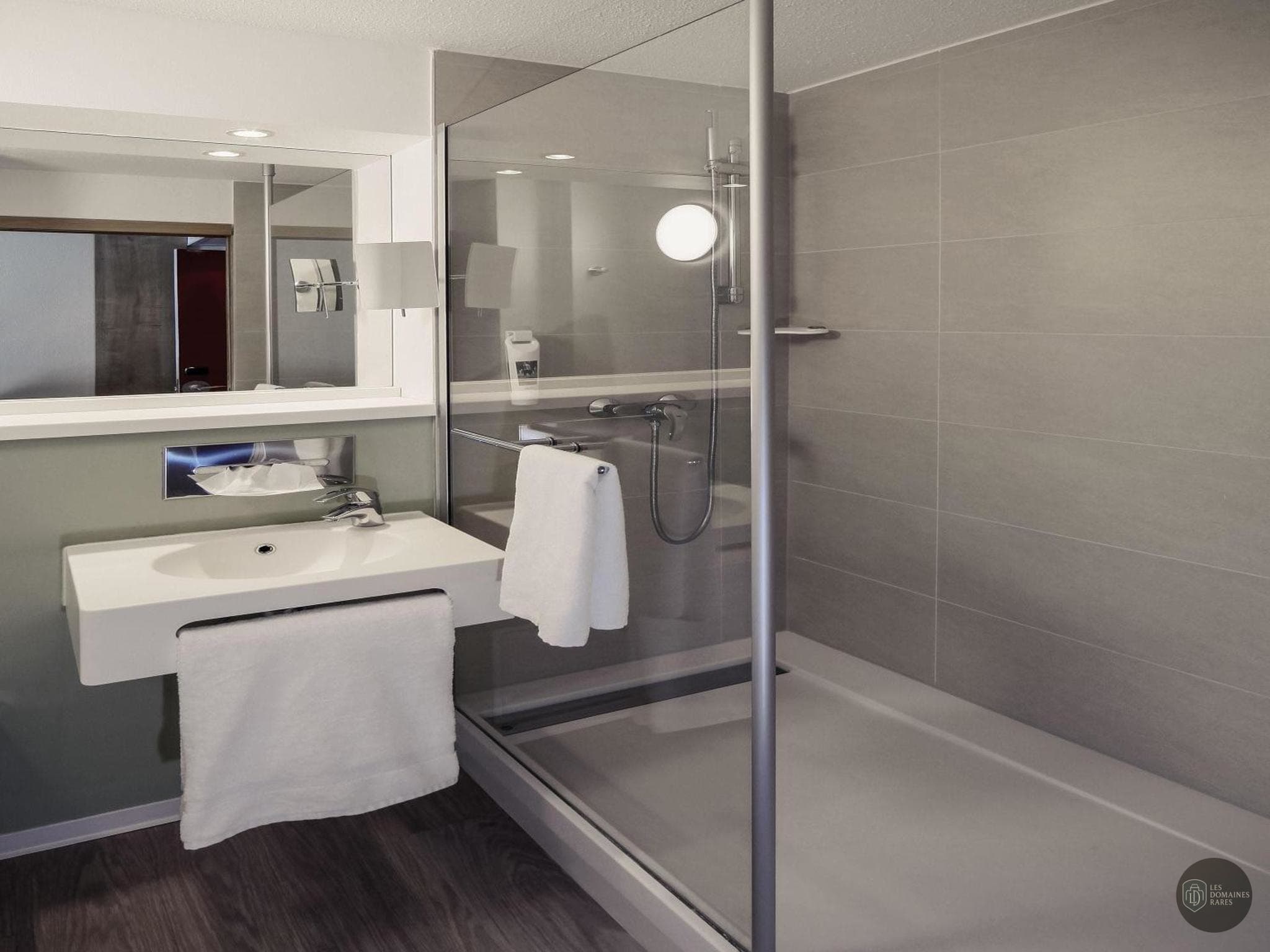 Salle de bain de l'hôtel Mercure Forbach à Forbach en Grand Est