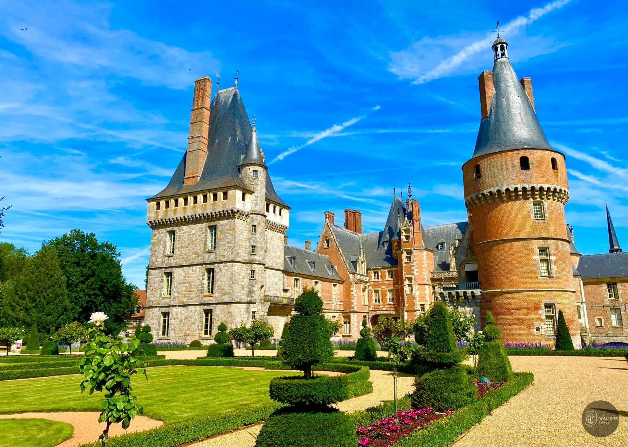 Vue extérieure de l'hôtel Mercure Maintenon à Maintenon en Centre-Val de Loire