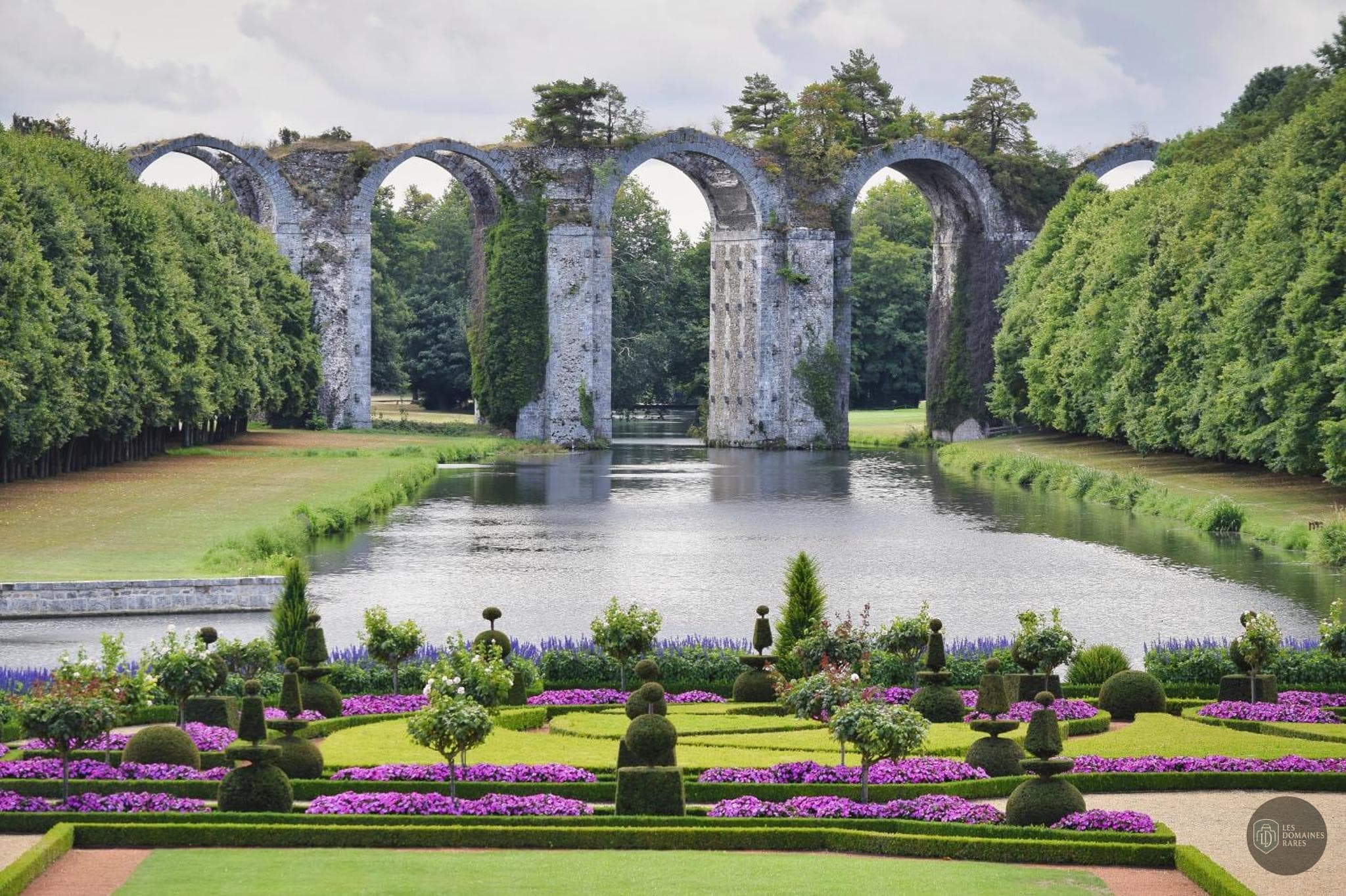 Vue extérieure de l'hôtel Mercure Maintenon à Maintenon en Centre-Val de Loire