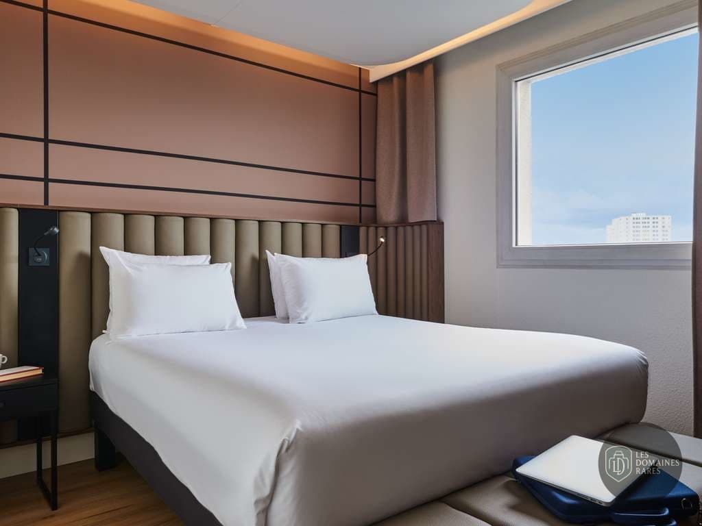 Chambre avec lit double