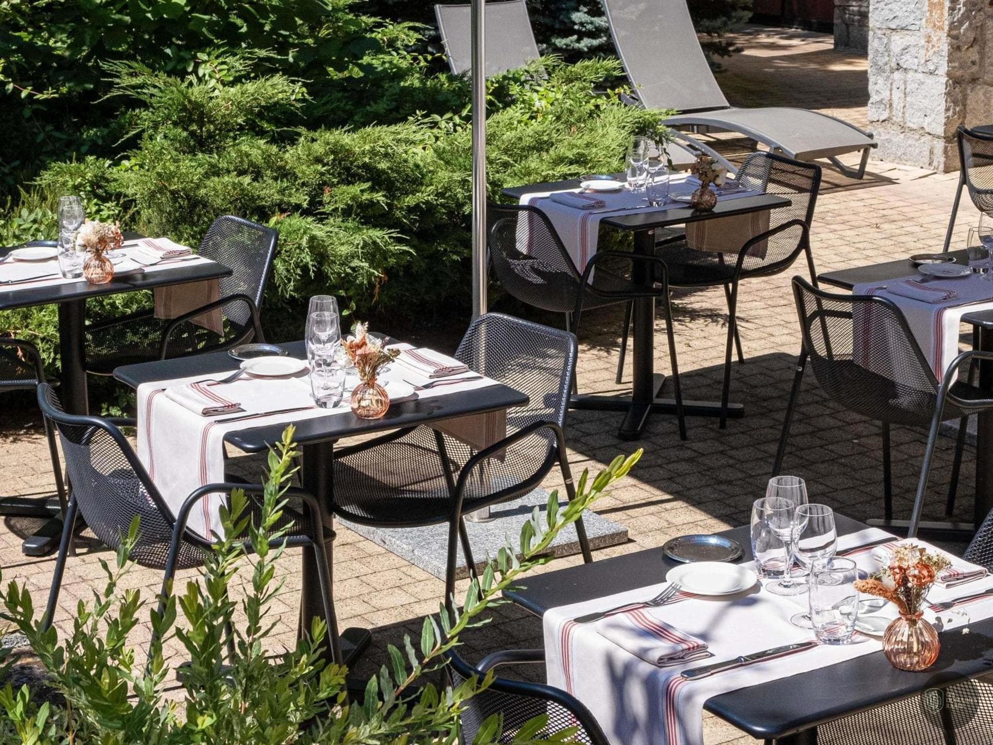 Vue extérieure de l'hôtel Mercure Saint-Lary en Occitanie