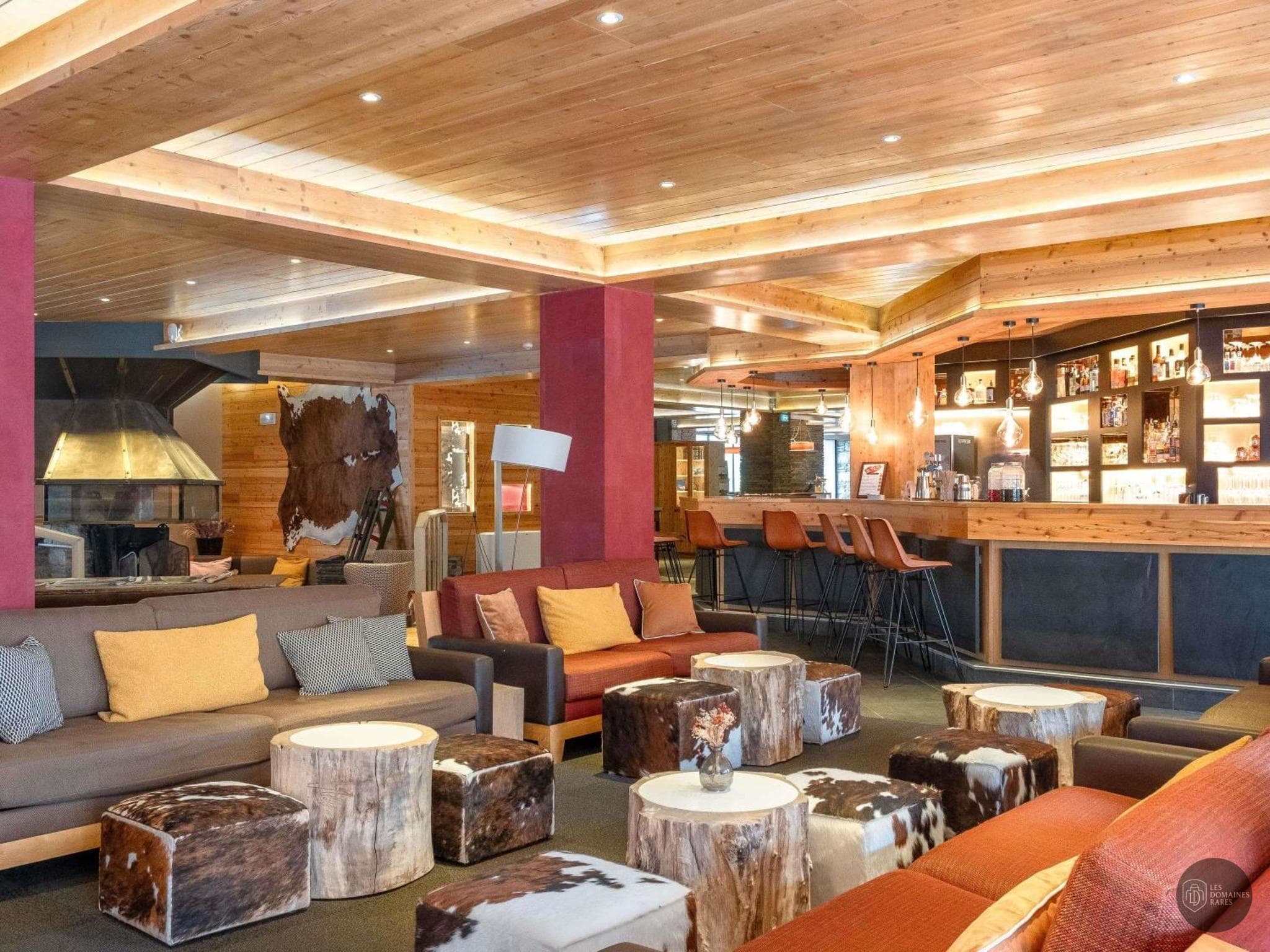 Espace intérieur de l'hôtel Mercure Saint-Lary en Occitanie