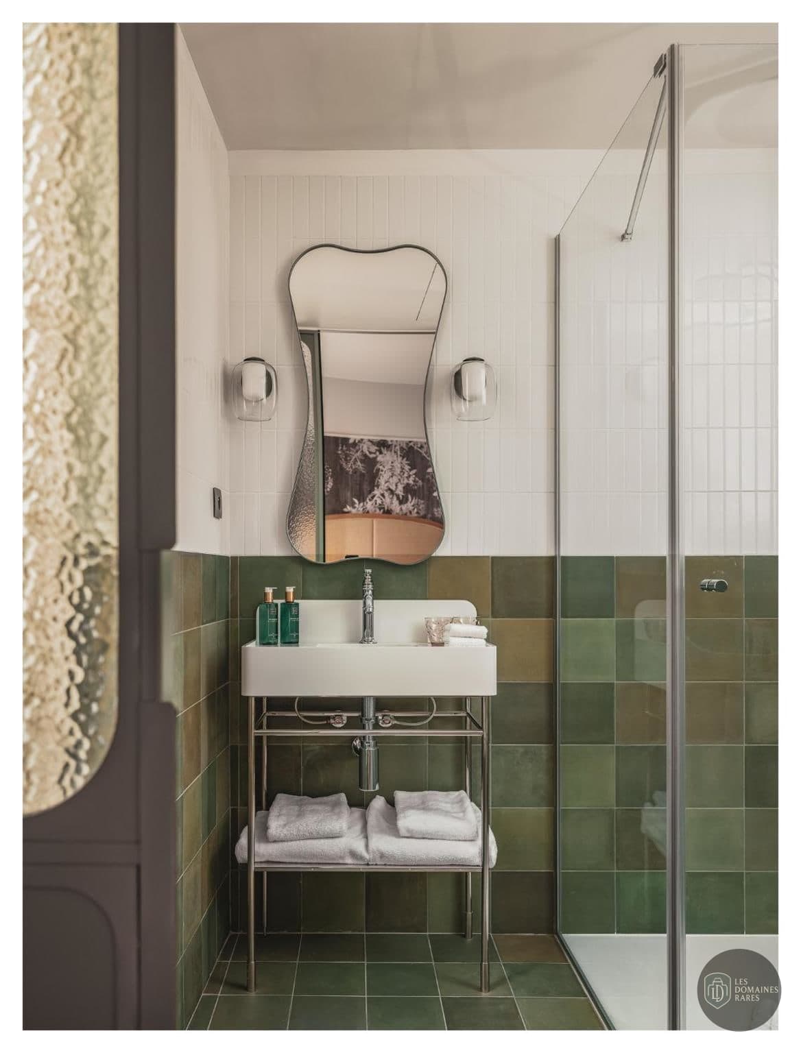 Salle de bain de l'hôtel Miss Fuller à Paris en Île-de-France