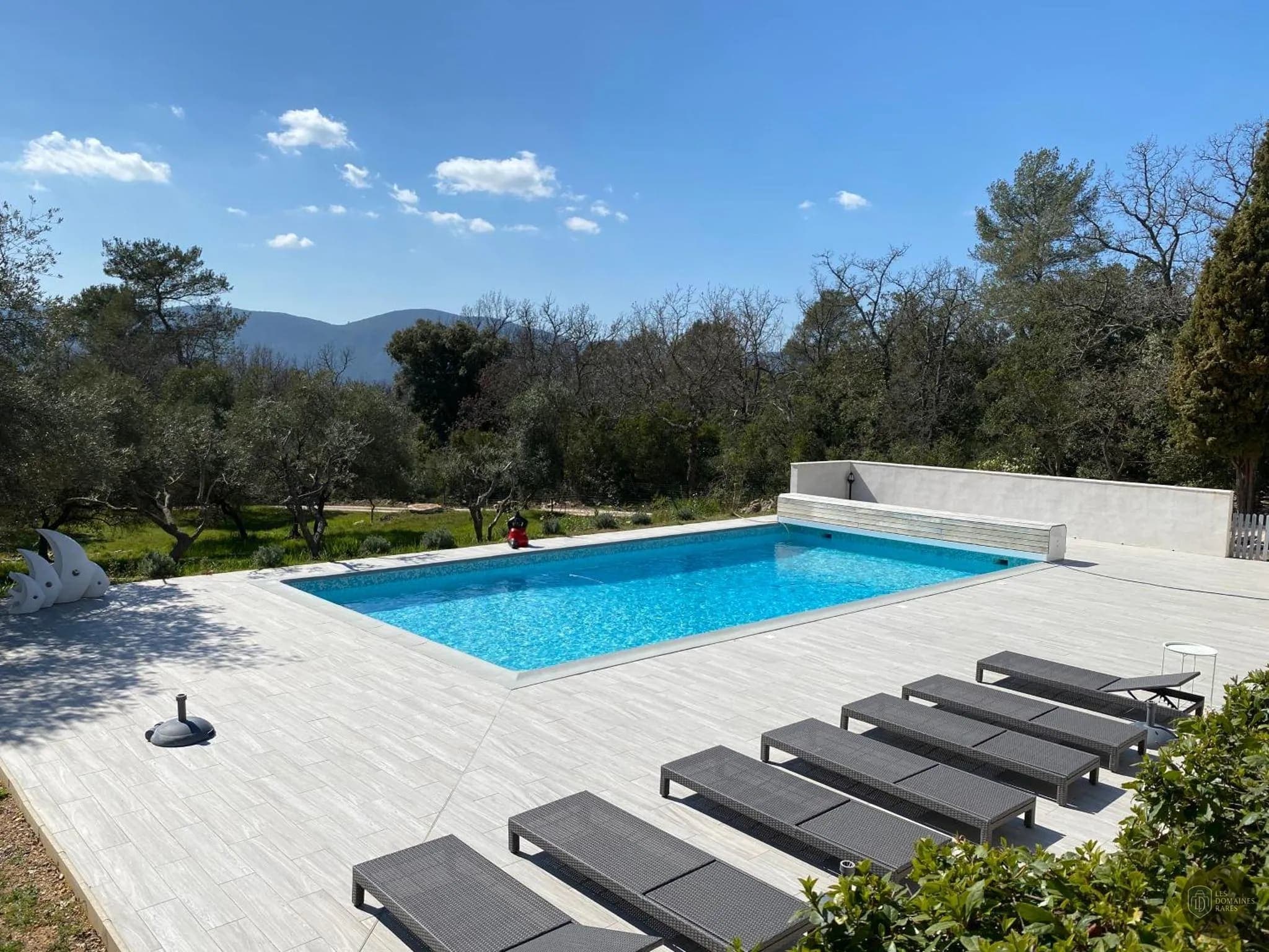 Vue extérieure du domaine Montrieux le Hameau à La en Provence-Alpes-Côte d'Azur