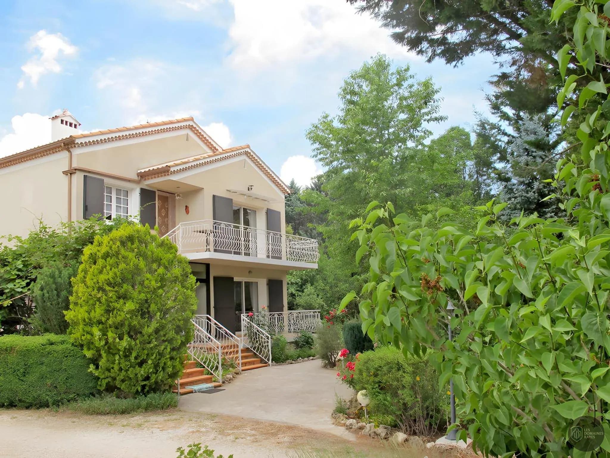 Vue extérieure du domaine Montrieux le Hameau à La en Provence-Alpes-Côte d'Azur
