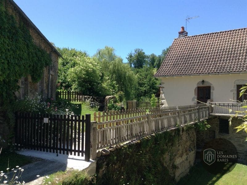 Vue extérieure du moulin Moulin à Eau en Occitanie
