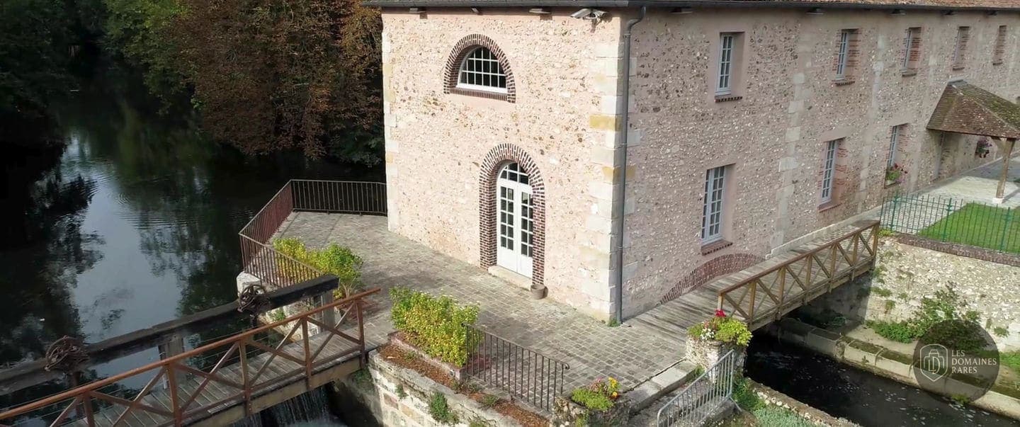 Vue extérieure du moulin Moulin de Lambouray en Centre-Val de Loire