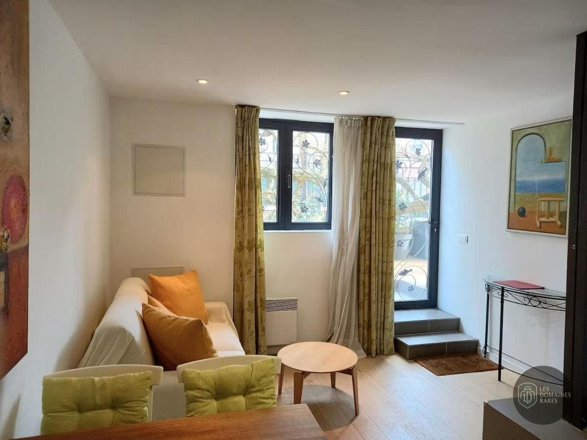 Espace intérieur du lieu Mouzaïa à Paris en Île-de-France