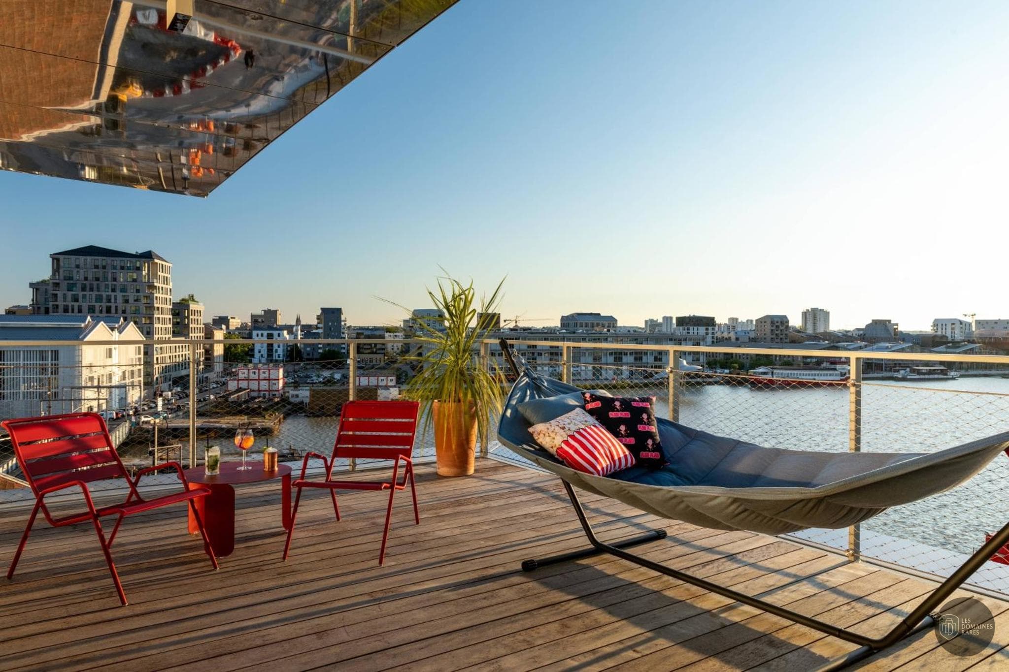 Vue extérieure de l'hôtel Moxy Bordeaux à Bordeaux en Nouvelle-Aquitaine