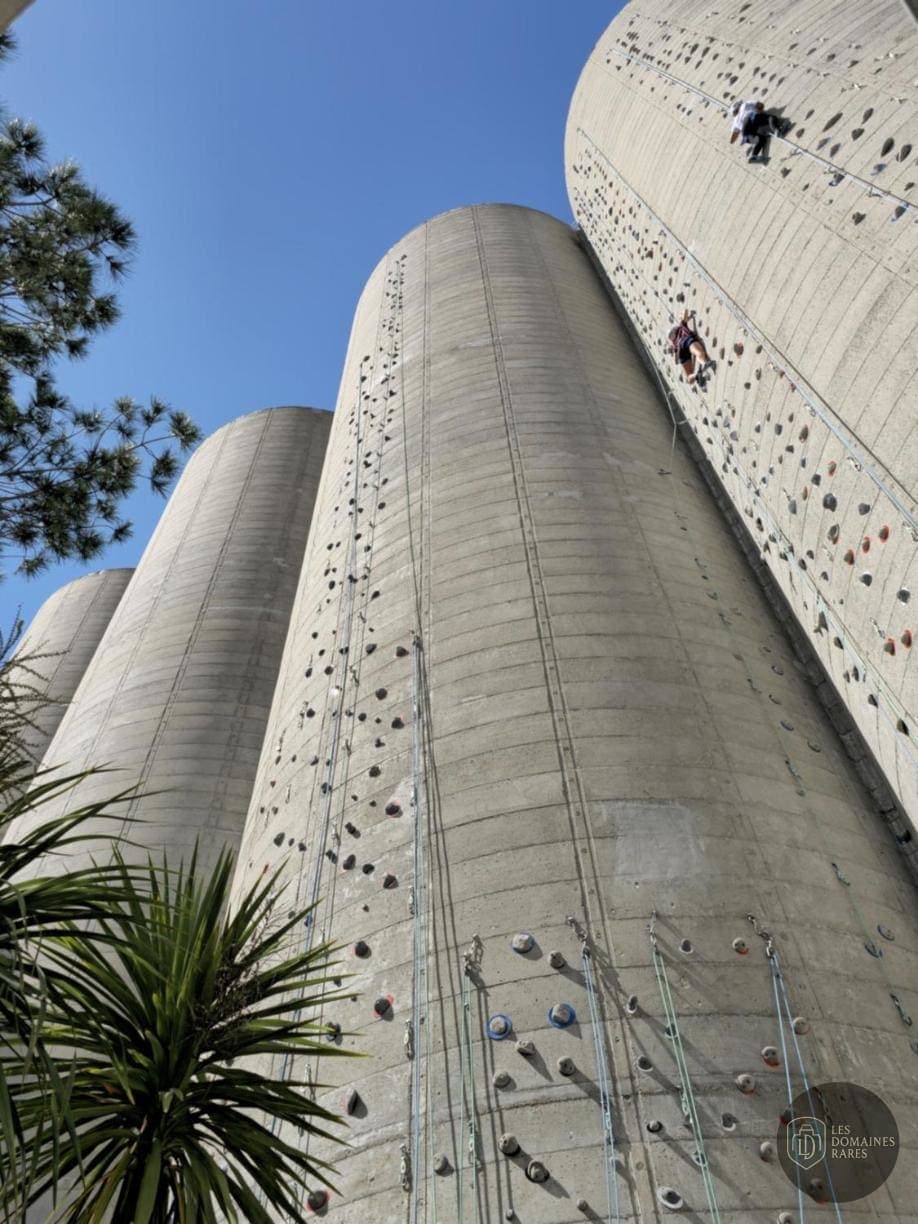 Vue extérieure de l'hôtel Moxy Bordeaux à Bordeaux en Nouvelle-Aquitaine