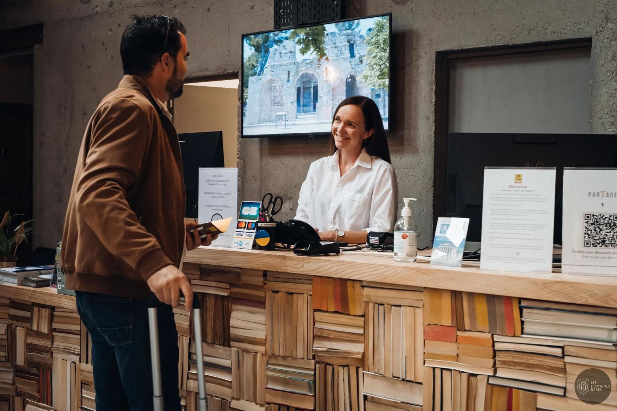 Vue extérieure de l'hôtel Nîmotel à Nîmes en Occitanie