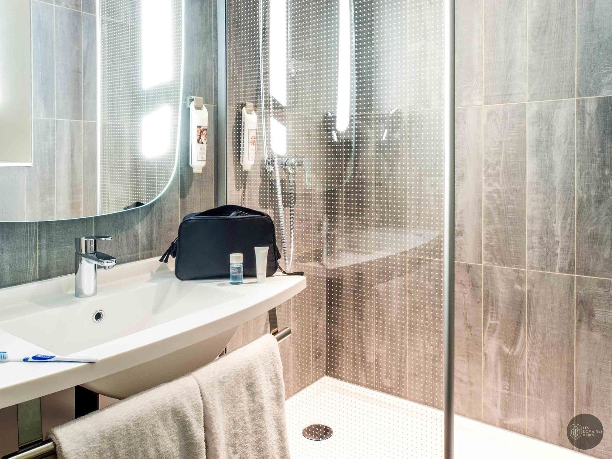 Salle de bain du lieu NES Proworking Dieppe à Dieppe en Normandie
