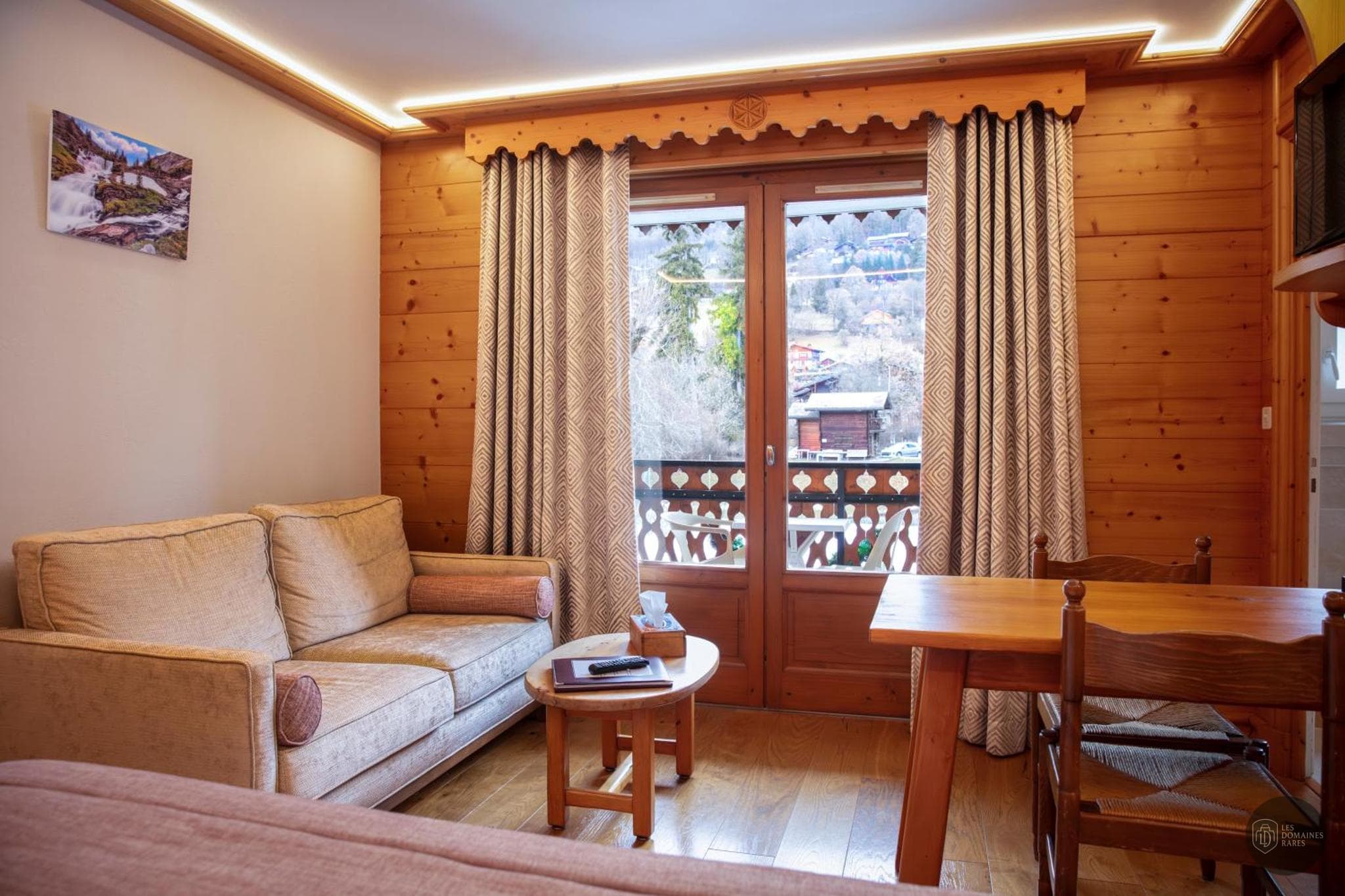 Espace intérieur de l'hôtel Neige et Roc à Samoëns en Auvergne-Rhône-Alpes