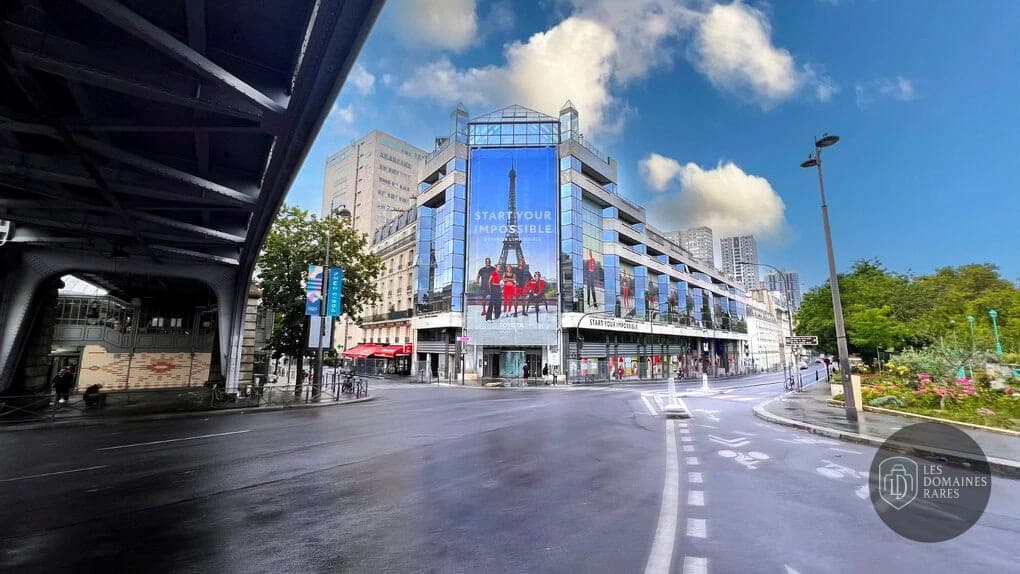Vue extérieure de l'auberge Newcap Event Center à Paris en Île-de-France