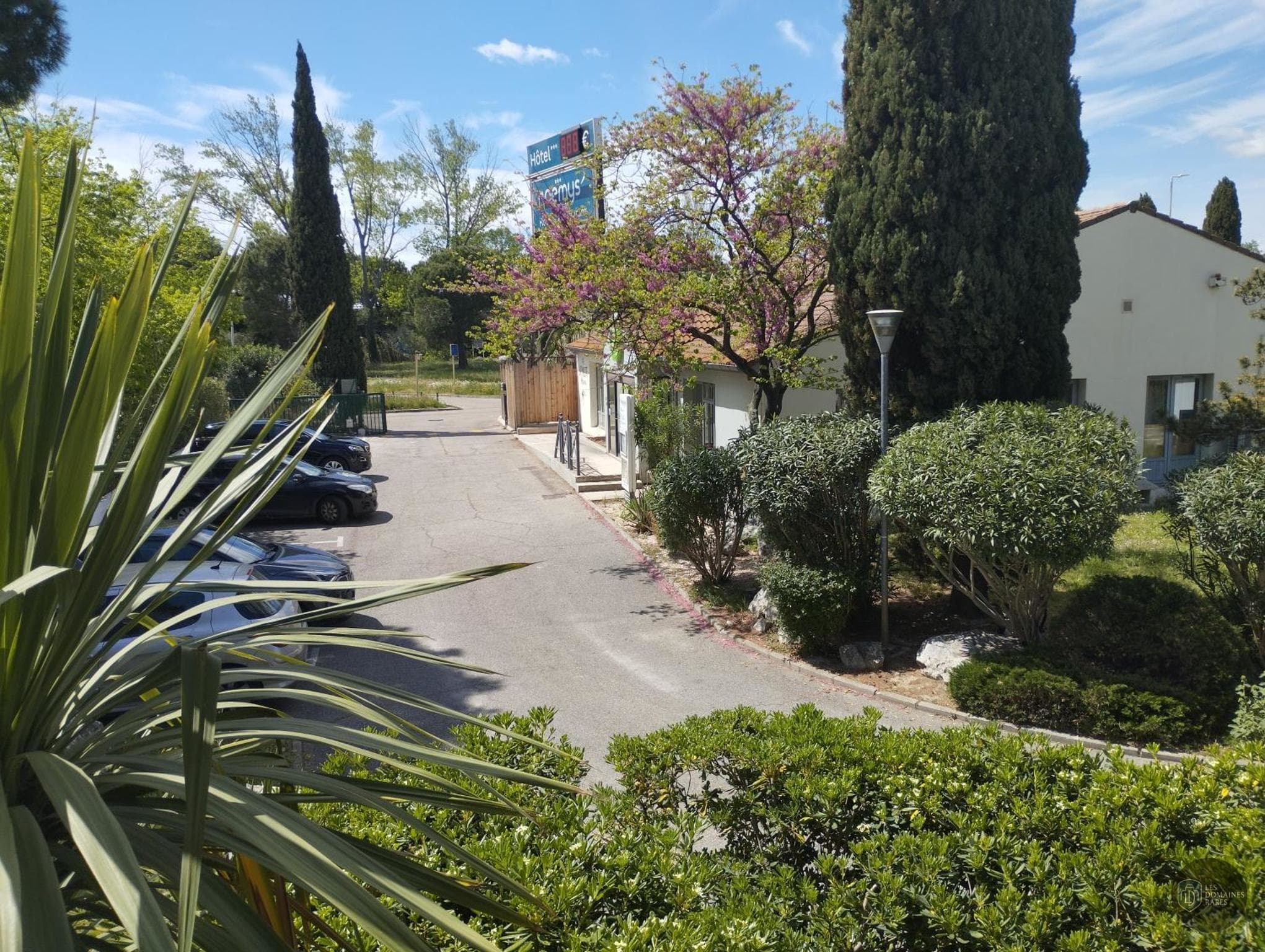 Vue extérieure de l'hôtel Noemys Arles à Arles en Provence-Alpes-Côte d'Azur