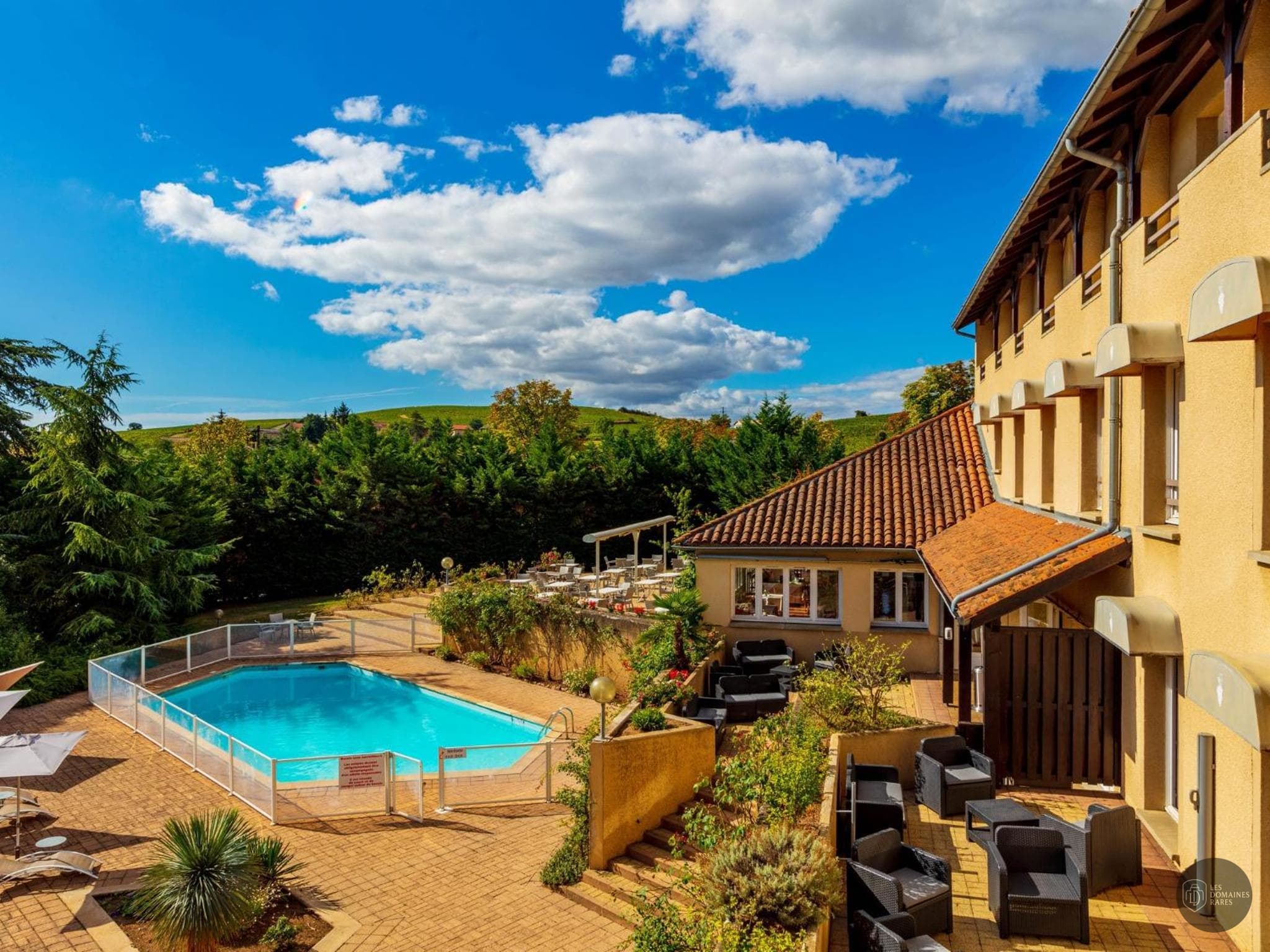 Piscine et activités de l'hôtel Noemys Morgon en Auvergne-Rhône-Alpes