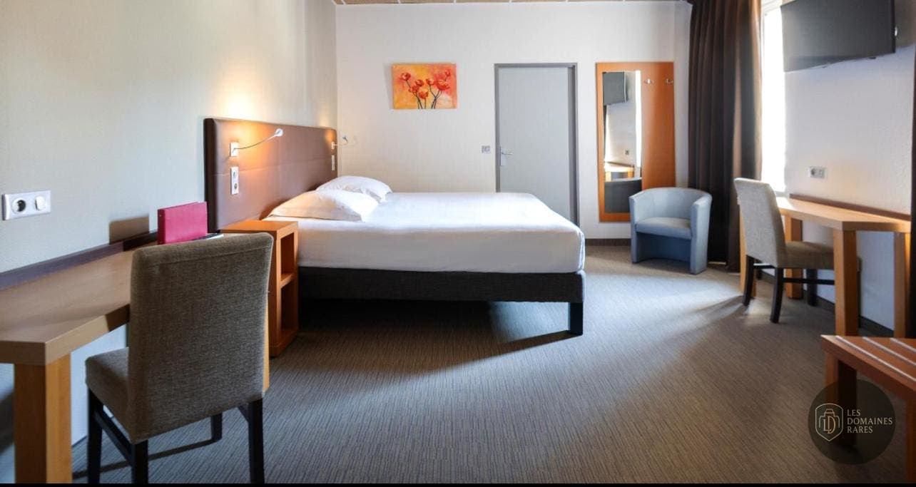 Chambre de l'hôtel Notre Dame de Lumières à Goult en Provence-Alpes-Côte d'Azur - séminaire goult, france