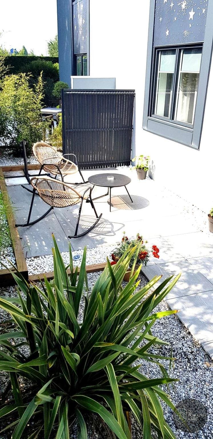 Vue extérieure de l'hôtel Novalis Hôtel à Gradignan en Nouvelle-Aquitaine