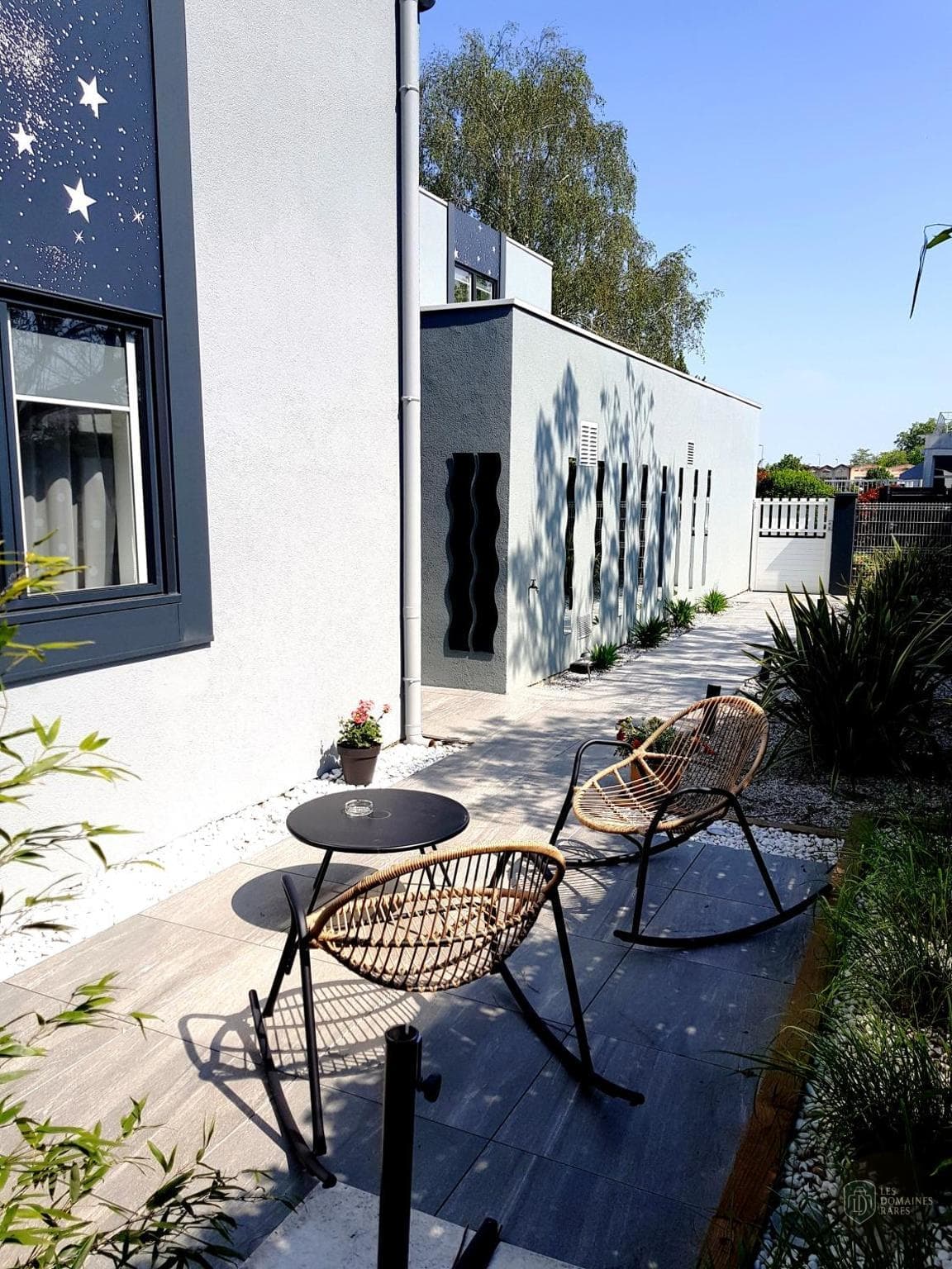 Vue extérieure de l'hôtel Novalis Hôtel à Gradignan en Nouvelle-Aquitaine